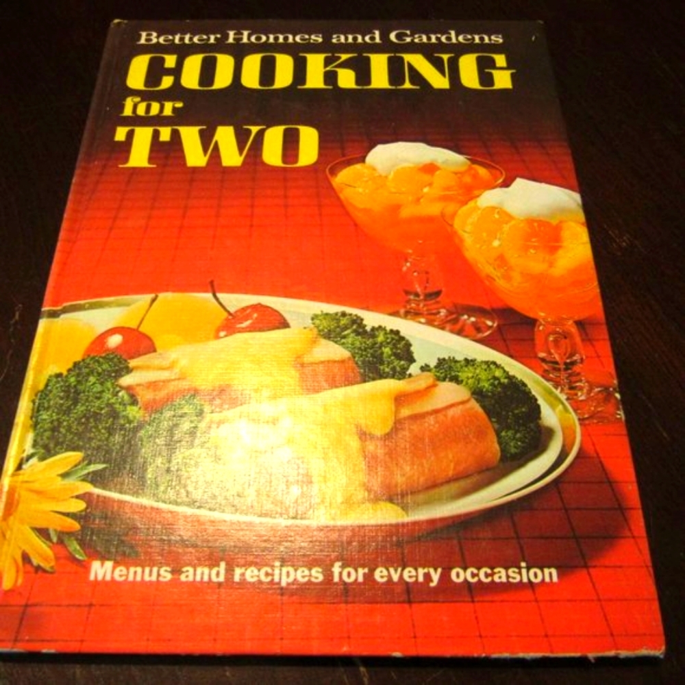 🍅🫑🧅 Vintage 1960's "BHG Cooking for Two Cookbook" - HC